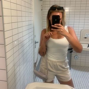 Meet your Posher, Mina